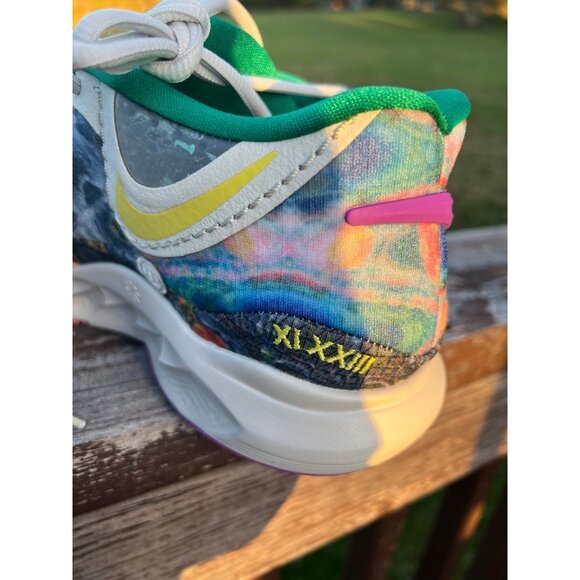 Nike Kyrie Irving 8 "Circle Of Life" sneakers size 10 - Picture 6 of 8